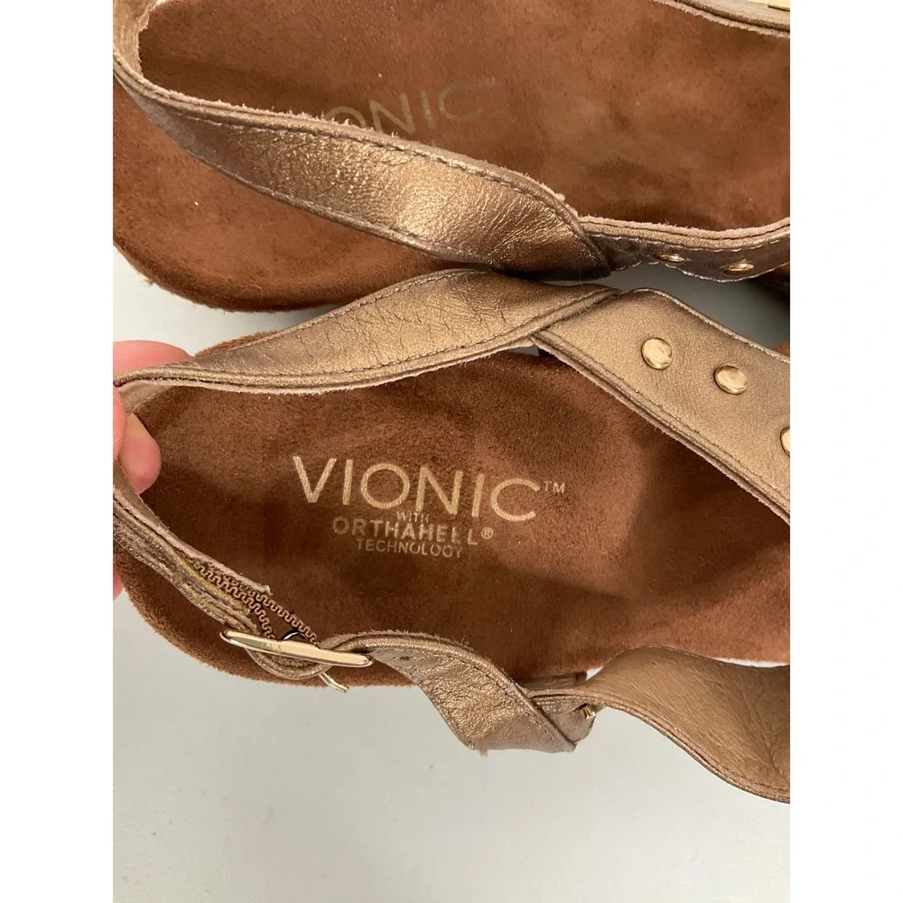Vionic Catarina Bronze Metallic Studded Wedge Sandals Orthaheel Womens 7 TVW4079